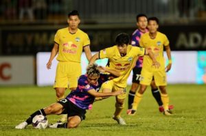 thi-dau-ngay-cang-sa-sut-nguy-co-cao-cong-phuong-se-bi-thay-park-gach-ten