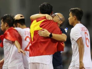 dt-viet-nam-danh-mat-ngoi-vo-dich-day-dang-tiec-trong-ngay-chia-tay-hlv
