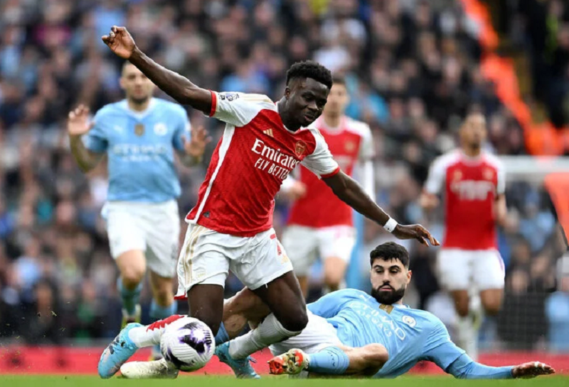 arsene-wenger-arsenal-co-day-du-yeu-to-de-vo-dich-premier-